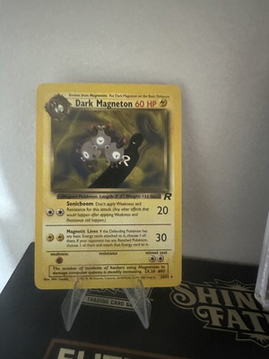 Dark Magneton 28/82 Team Rocket Pokémon TCG card like new