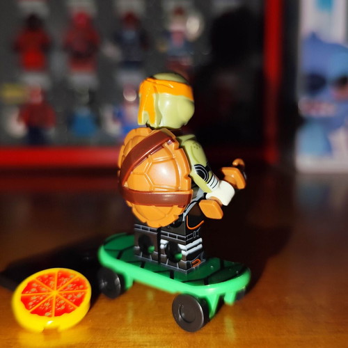 Michelangelo Teenage Mutant Ninja Turtles figure like new with accessories