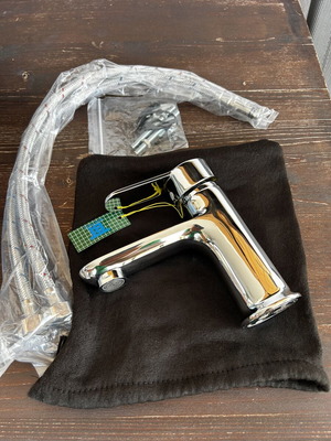 Sink faucet new