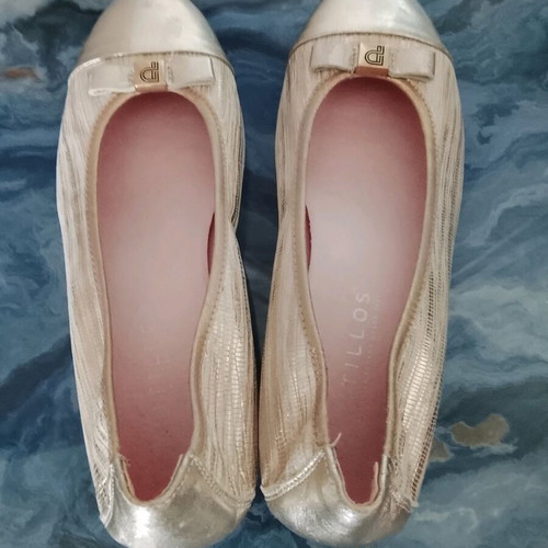 Pitillos ballerinas used, gold color, size 39