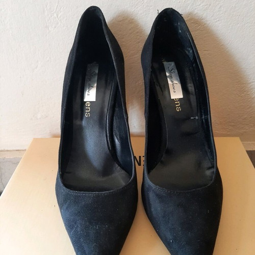 Step Shoes black suede pointed pumps like new
