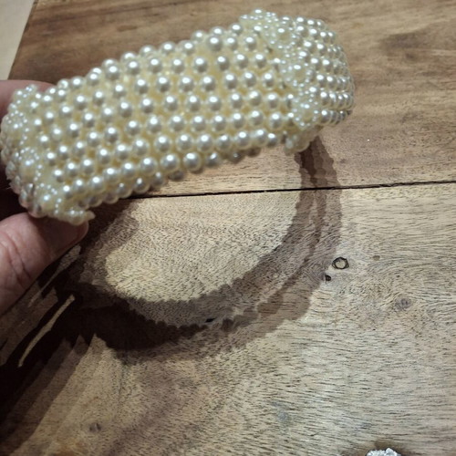 Chunky Pearl Headband like new, elegant wedding accessory