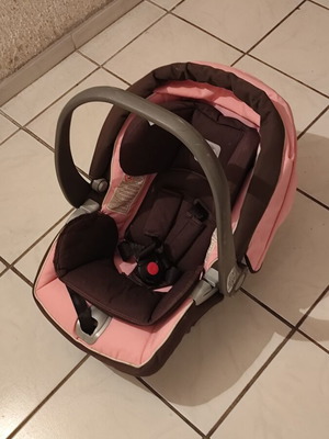 Peg Perego Primo Viaggio Tri-Fix Baby Car Seat like new with manual