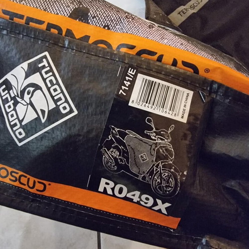 Tucano Urbano R049-X leg thermal cover like new