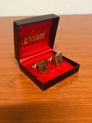 Μανικετόκουμπα καινούργια χρυσαφί