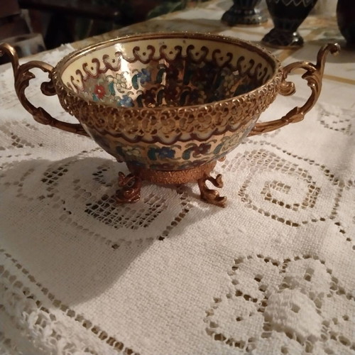 Chinese decorative item with base 8cm new
