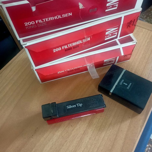 Cigarettes and tobacco roller with case like new