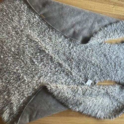 Lynne gray vest with fur size 42 like new