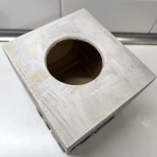 Handmade tissue holder like new