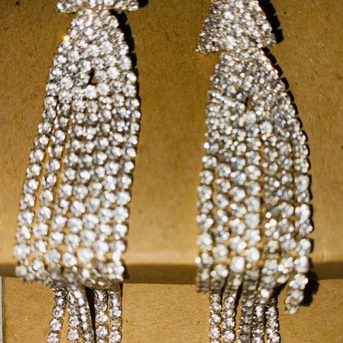 Earrings like new, silver color