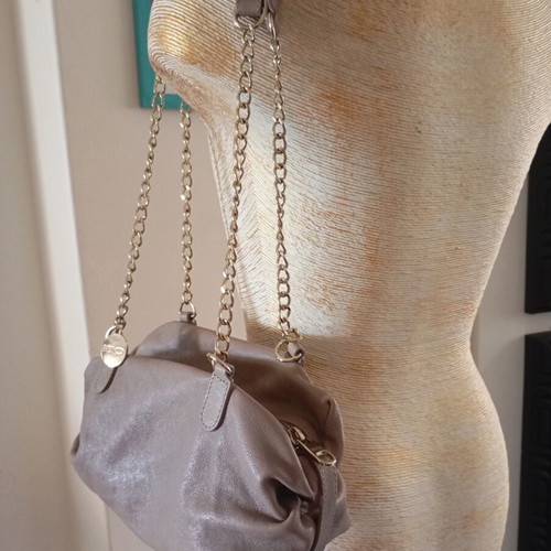 Red Valentino Garavani leather shoulder bag like new, beige, 28x17 cm