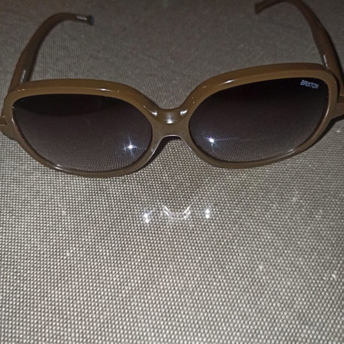 Brixton square sunglasses used, oil color, 100% UV protection