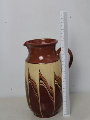 Clay jug from 1990 in like-new condition