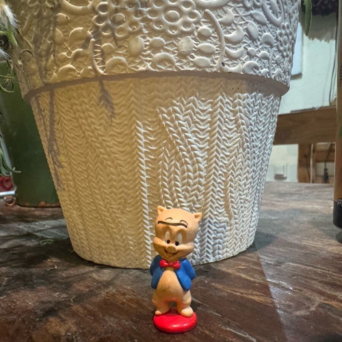 Porkypig WB figure like new, vintage collectible toy