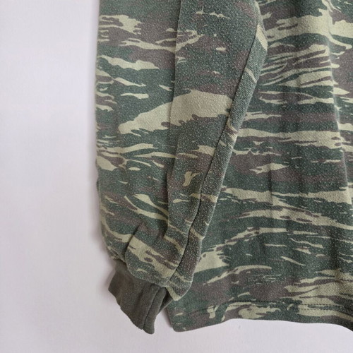 Woodland army pullover like new