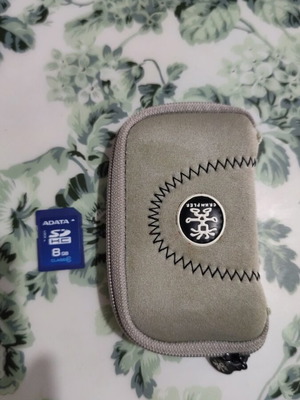 Memory card 8GB και θήκη κάμερας μεταχειρισμένα