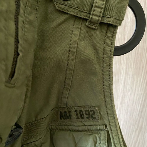 Abercrombie & Fitch women's sleeveless vest khaki like new, small