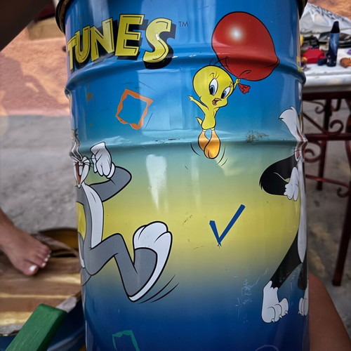 LooneyTunes Collectible Tin Bucket 1999 used, large size