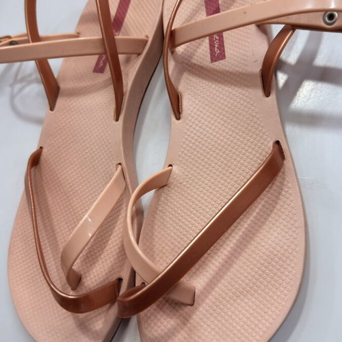 Ipanema sandals new pink size 39