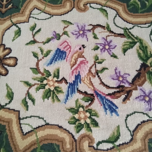 Embroidered table linen set with 2 napkins, like new