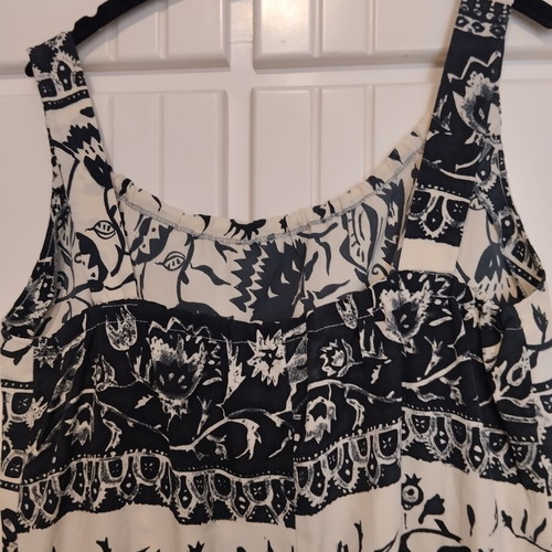 Summer dress size XL like new with pockets, cool fabric
