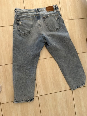 Zara jeans size 46 with rips, like new, blue