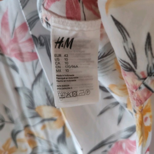 H&M Divided sleeveless shirt with tropical floral print like new