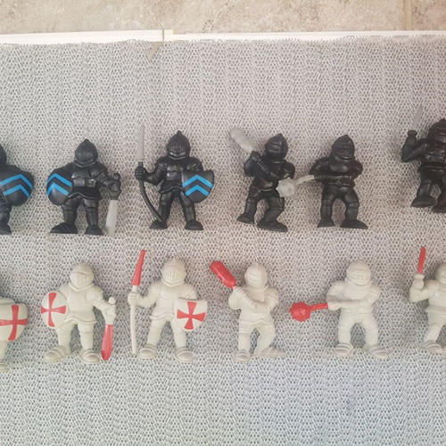 Redbox Medieval Knights figures used, pack of 12