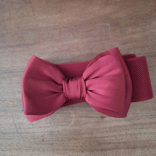 Belt with bow new, size small, red