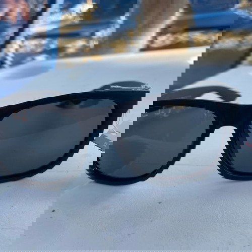 Ολοκαίνουρια γυαλιά ηλίου Ray-Ban, αυθεντικά, μαύρα