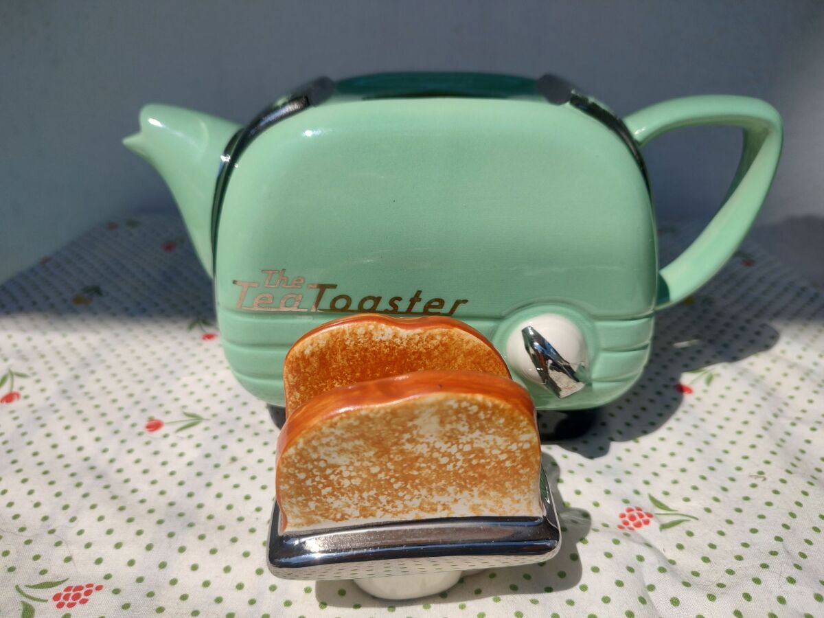 Swineside The Tea Toaster 英国製ティーポット　レトロ Tea Toaster vintage teapot used from… - € 51,00 - Vendora.cy