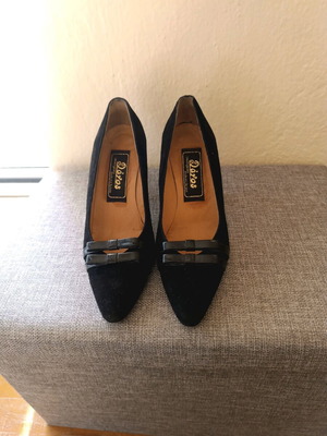 Black pumps used size 36.5