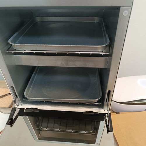 Nail Sterilizer with Two Trays, Timer and Temperature Control, Like New