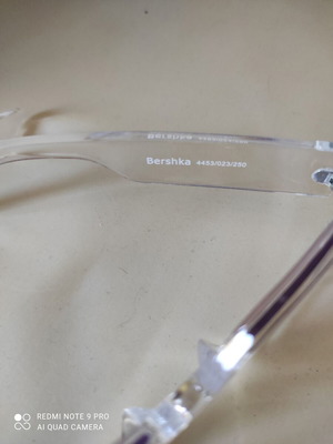 Γυαλιά Bershka σαν καινούργια, διάφανα με ελαφρώς μωβ φακό, δώρο θήκη