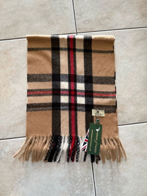 Scarf new with very soft knit, black and beige