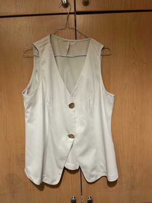 Shein beige vest like new