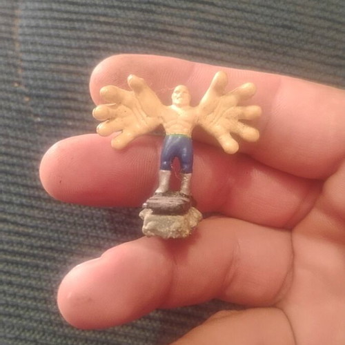 Collectible toy figures with wear, set of 2