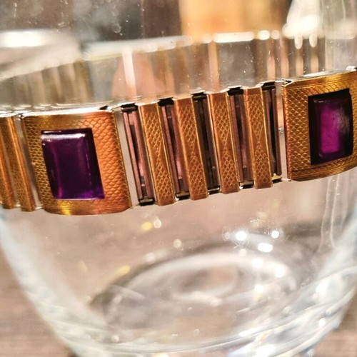 Magnetic stretch bracelet like new, gold color with amethyst decoration