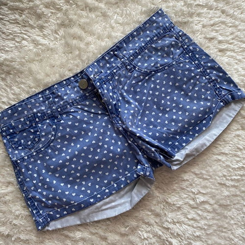 Stradivarius women's denim shorts used with white hearts, size M