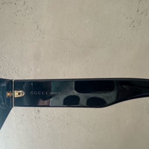 Gucci sunglasses new with acetate frame and light green lens