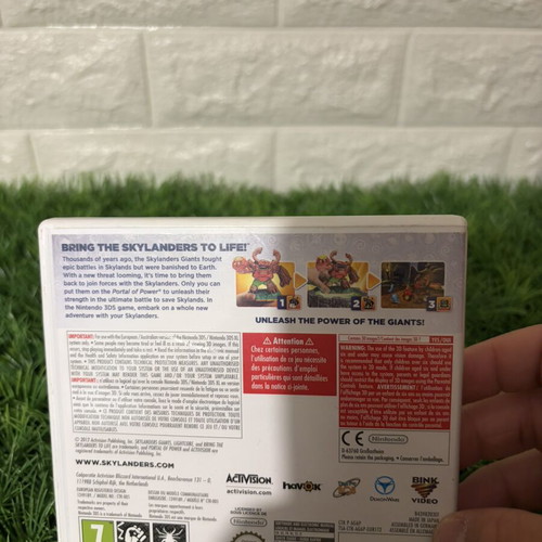 Skylanders Giants Nintendo 3DS game used, complete