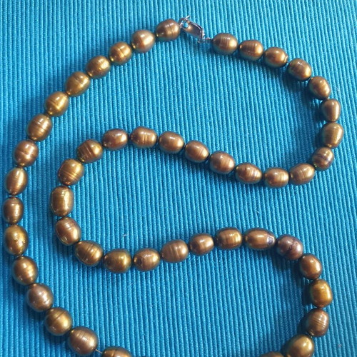 Necklace with natural pearls like new, khaki color, silver clasp