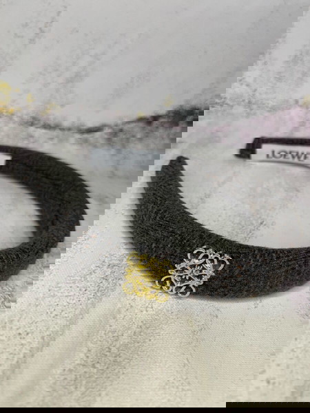 στέκα μαλλιών LOEWE