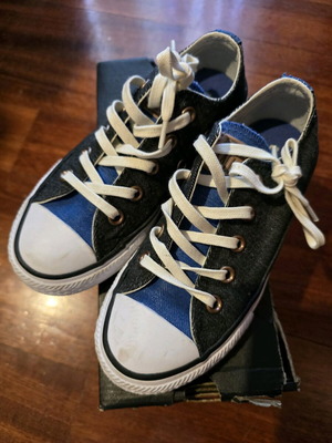 Παιδικά παπούτσια Converse σαν καινούργια, νούμερο 28-29, μαύρο και μπλε