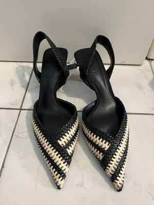 Zara straw sandals new, size 38, black and beige