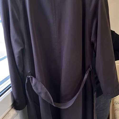 Thin trench coat burgundy color size M like new