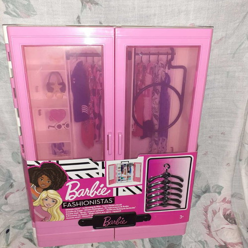 Barbie Fashionistas 2019 Wardrobe new