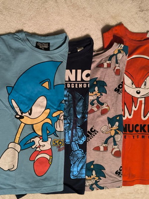 Sonic t-shirts used, pack of 4, sizes 6-10 years