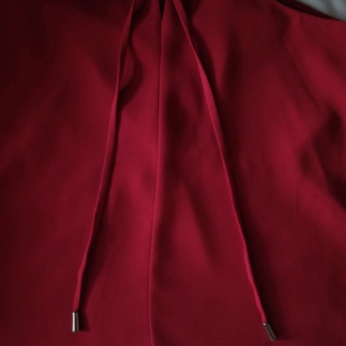 Desiree sleeveless red shirt used, size M