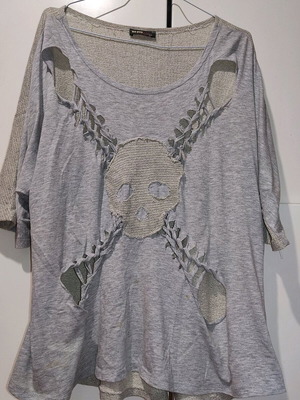 Skull print blouse like new, grey, sizes M and L